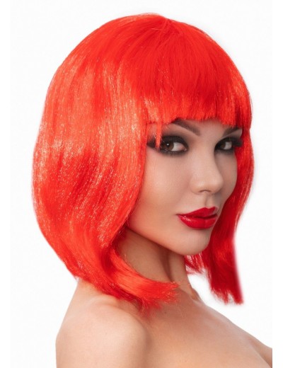 Красный парик-каре с челкой