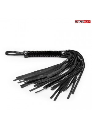 Черная гладкая плеть-флоггер с ручкой - 40 см.