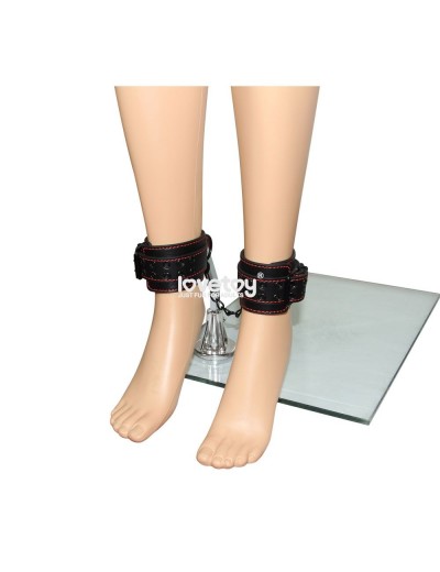 Черные поножи Bondage Fetish Pleasure Ankle cuffs с контрастной строчкой