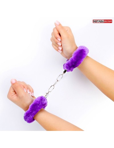 Металлические наручники с мягкой фиолетовой опушкой
