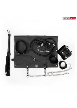 Черный набор БДСМ в сумке: маска, ошейник с поводком, наручники, оковы, плеть